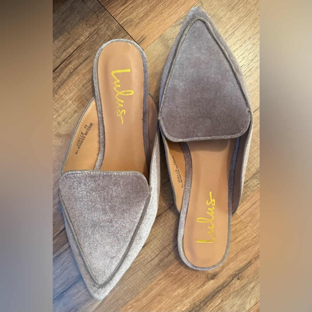 NWOT— Lulu's Taupe Velvet Pointed-Toe Mules